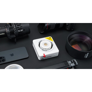 Godox ML100R hordozható RGB lámpa