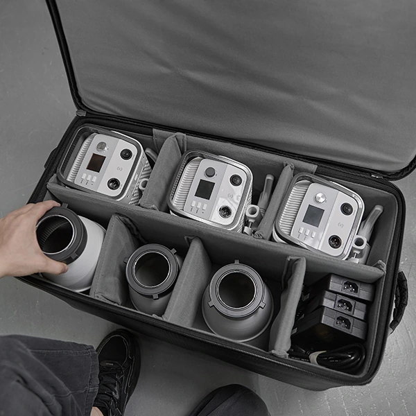 Conteúdo da embalagem: Godox Litemons LA150R luz LED RGB branca com bolsa de transporte Conteúdo da embalagem: Godox Litemons LA150R luz LED RGB branca com bolsa de transporte